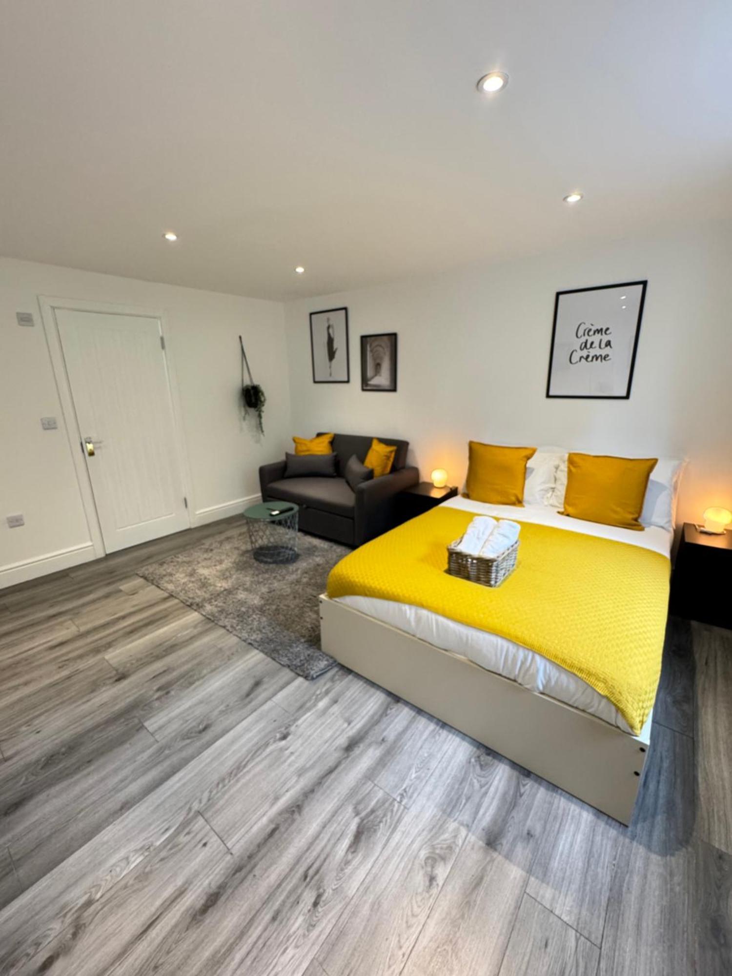 En-Suite Bedroom For Up To 4! Sofa Bed - Near Stratford 런던 외부 사진