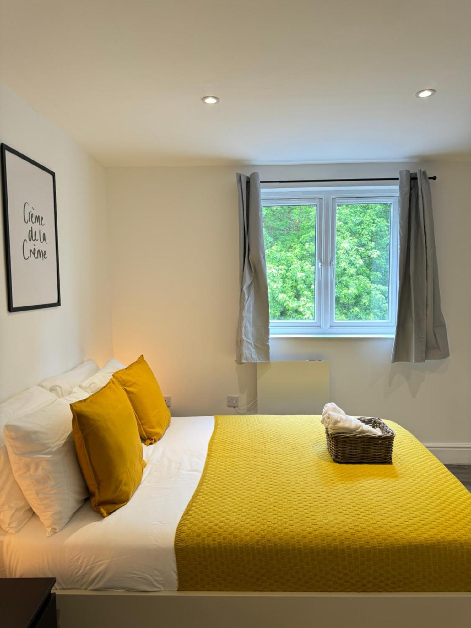 En-Suite Bedroom For Up To 4! Sofa Bed - Near Stratford 런던 외부 사진