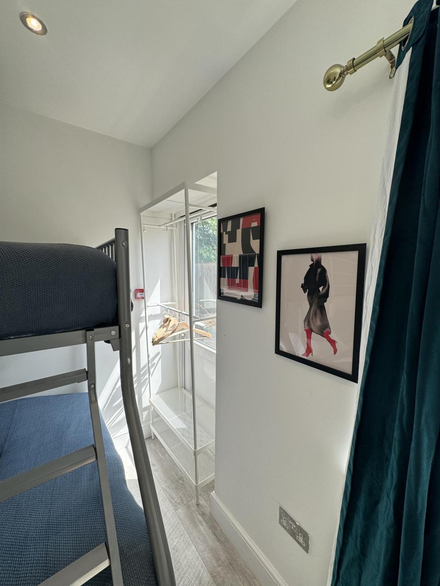 En-Suite Bedroom For Up To 4! Sofa Bed - Near Stratford 런던 외부 사진