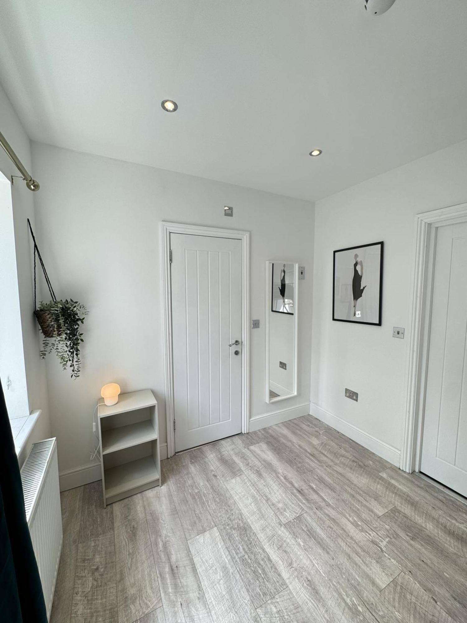 En-Suite Bedroom For Up To 4! Sofa Bed - Near Stratford 런던 외부 사진