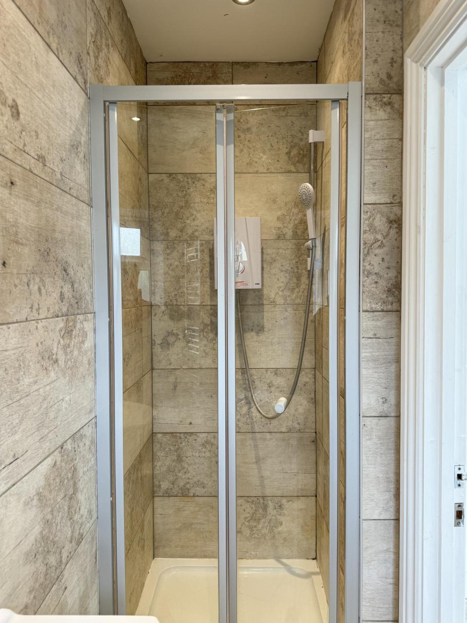 En-Suite Bedroom For Up To 4! Sofa Bed - Near Stratford 런던 외부 사진