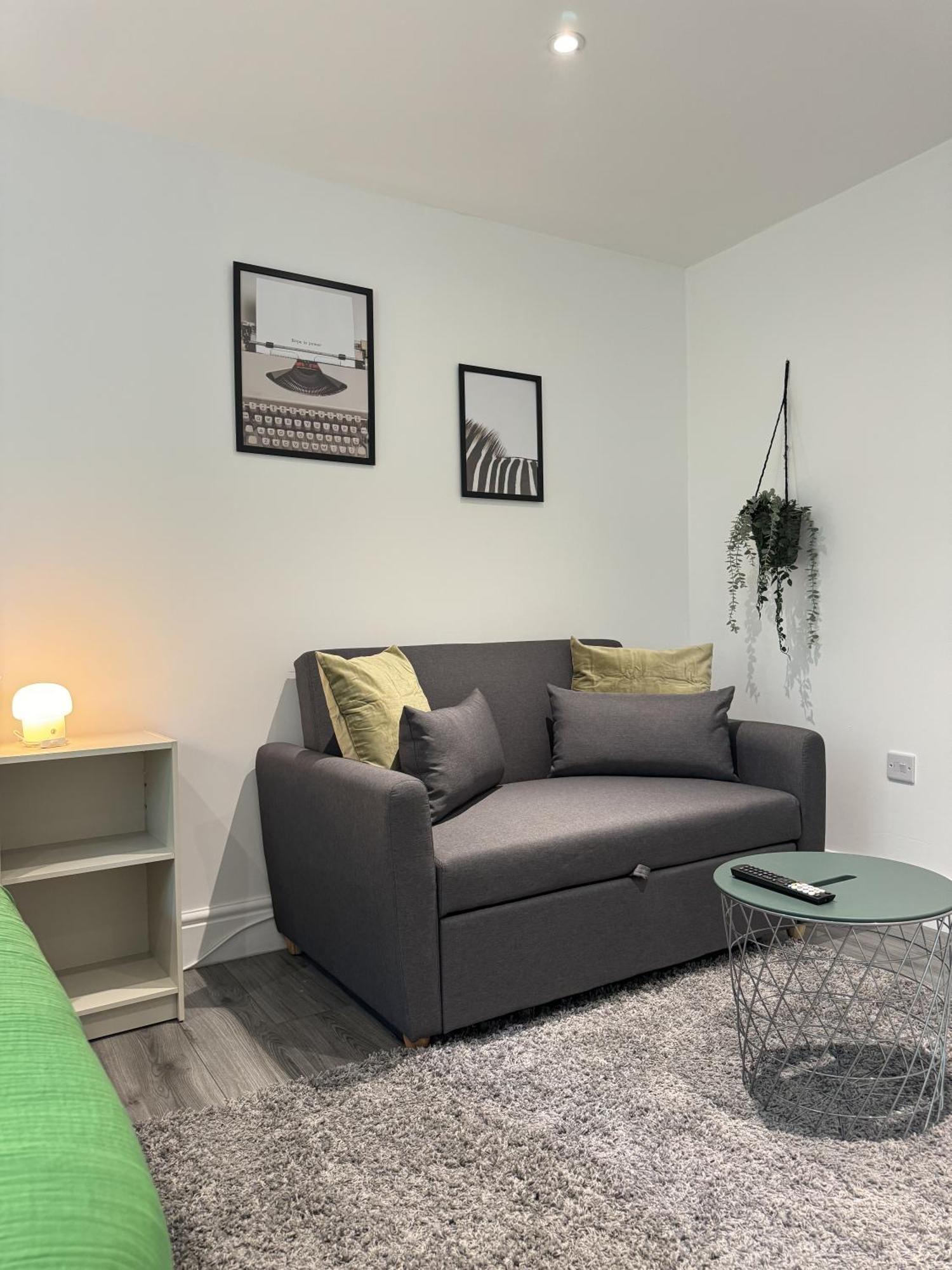 En-Suite Bedroom For Up To 4! Sofa Bed - Near Stratford 런던 외부 사진