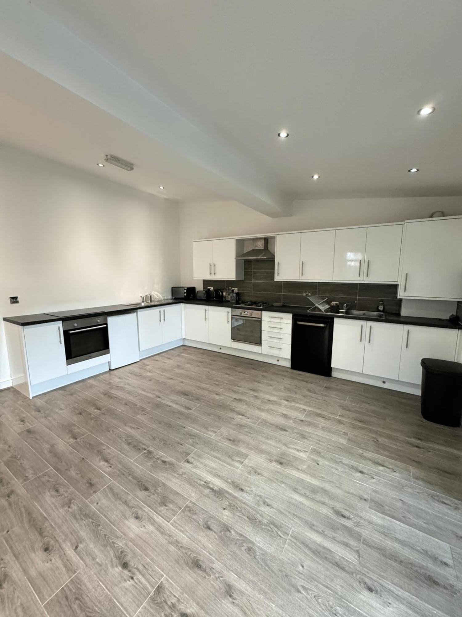 En-Suite Bedroom For Up To 4! Sofa Bed - Near Stratford 런던 외부 사진