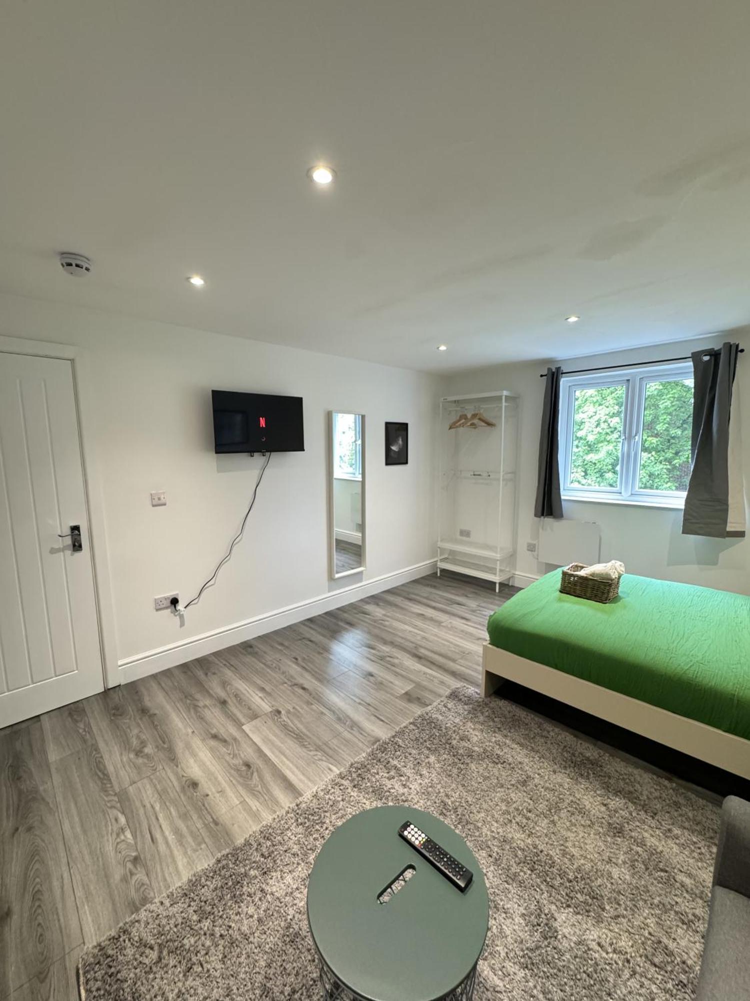 En-Suite Bedroom For Up To 4! Sofa Bed - Near Stratford 런던 외부 사진