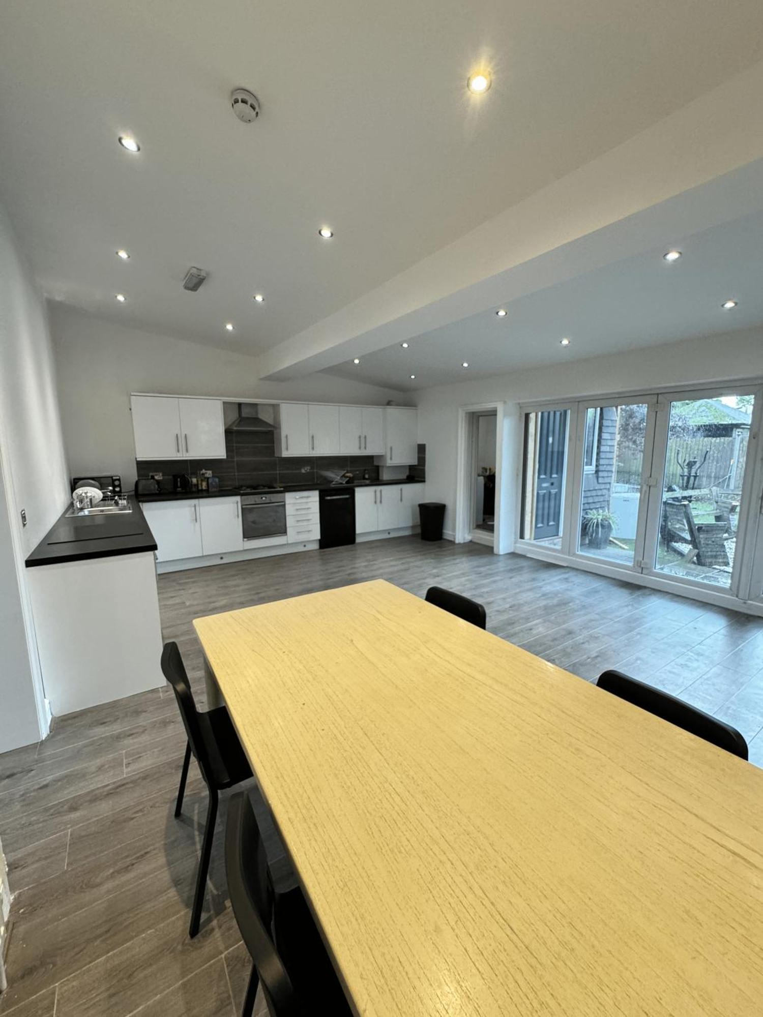 En-Suite Bedroom For Up To 4! Sofa Bed - Near Stratford 런던 외부 사진
