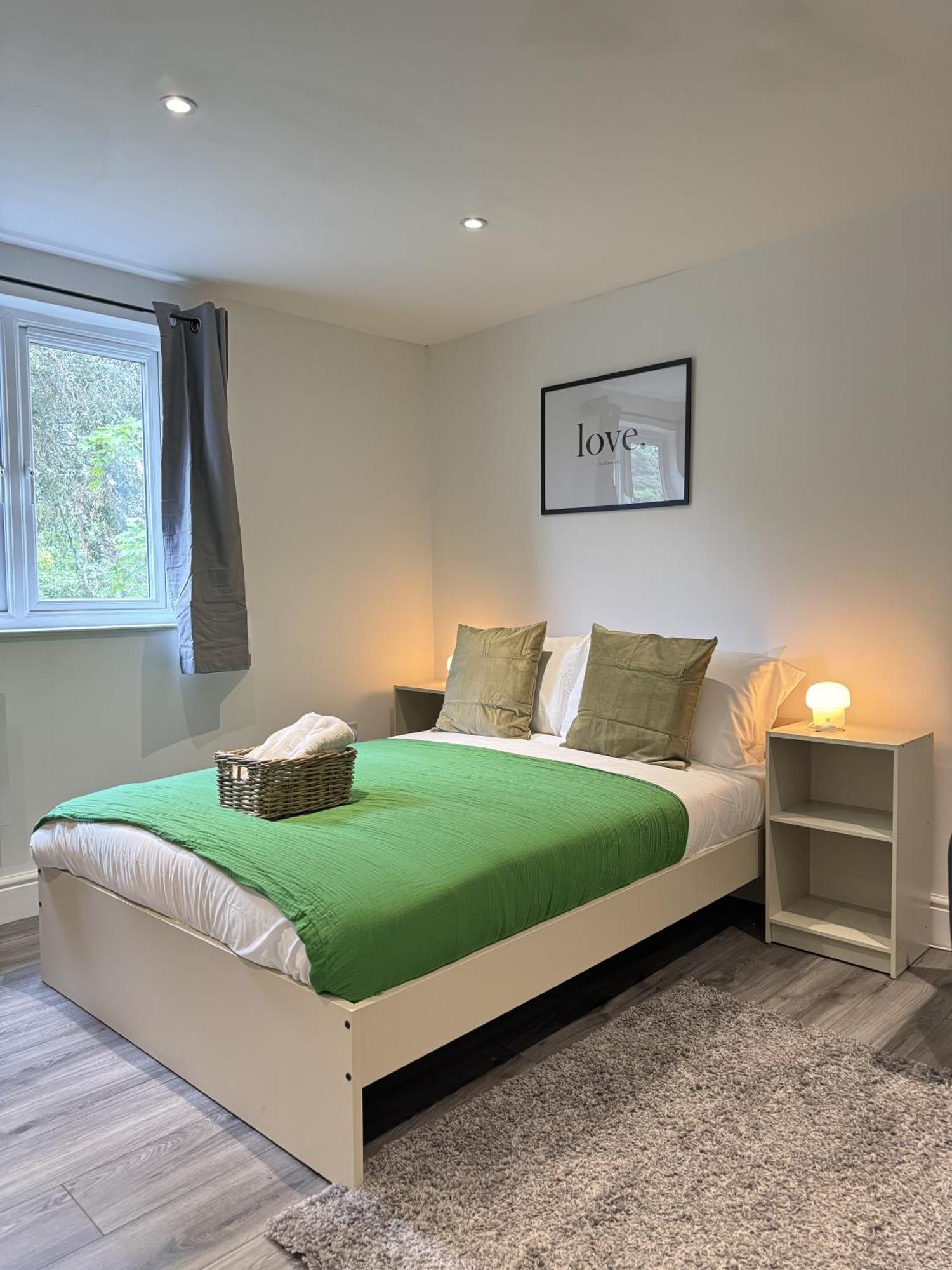 En-Suite Bedroom For Up To 4! Sofa Bed - Near Stratford 런던 외부 사진
