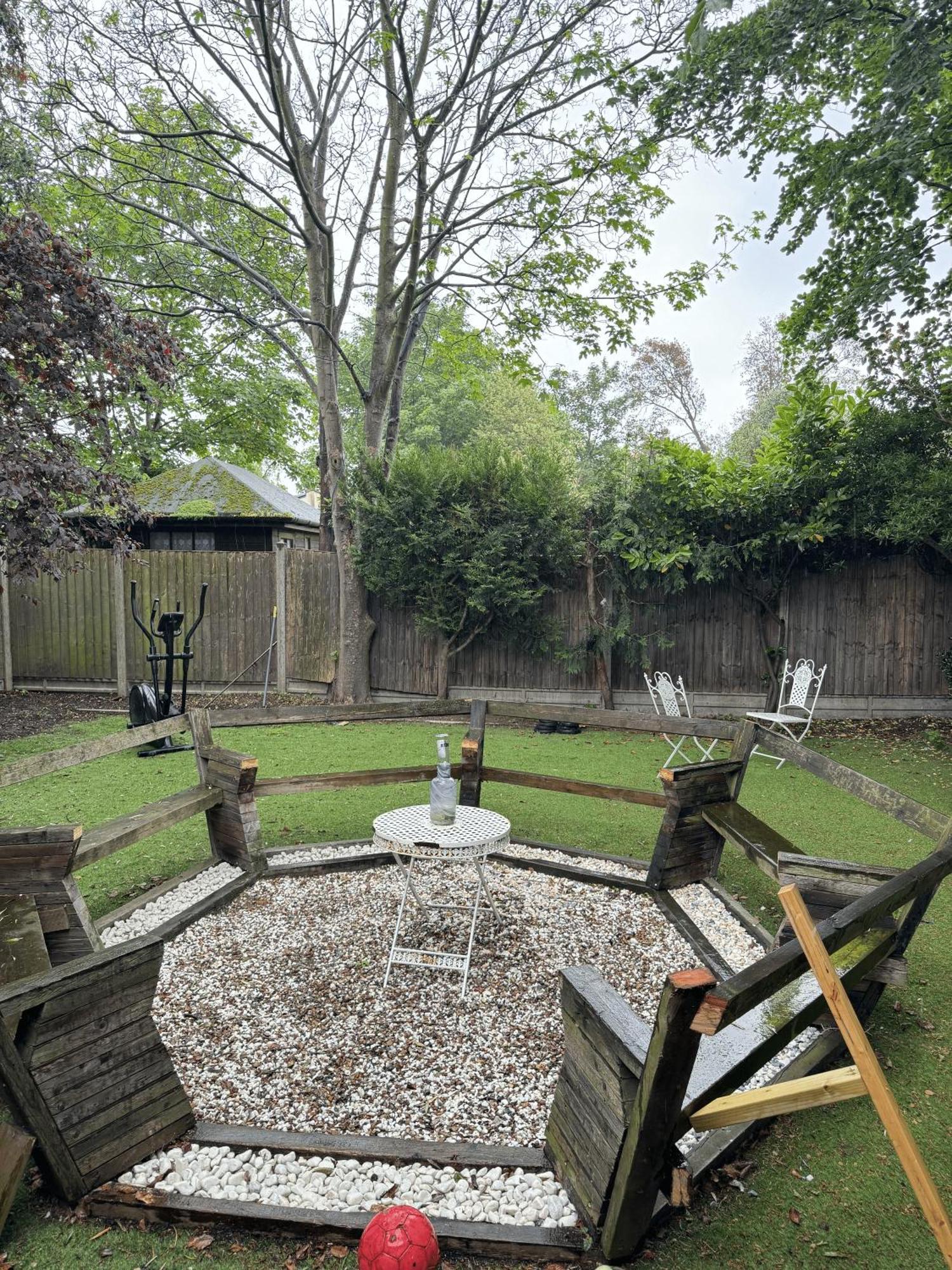 En-Suite Bedroom For Up To 4! Sofa Bed - Near Stratford 런던 외부 사진