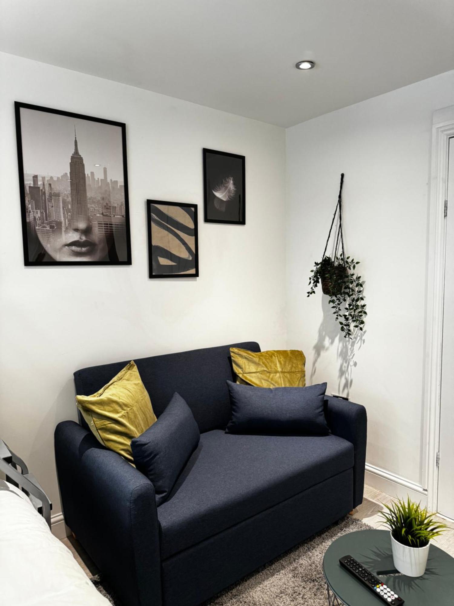 En-Suite Bedroom For Up To 4! Sofa Bed - Near Stratford 런던 외부 사진