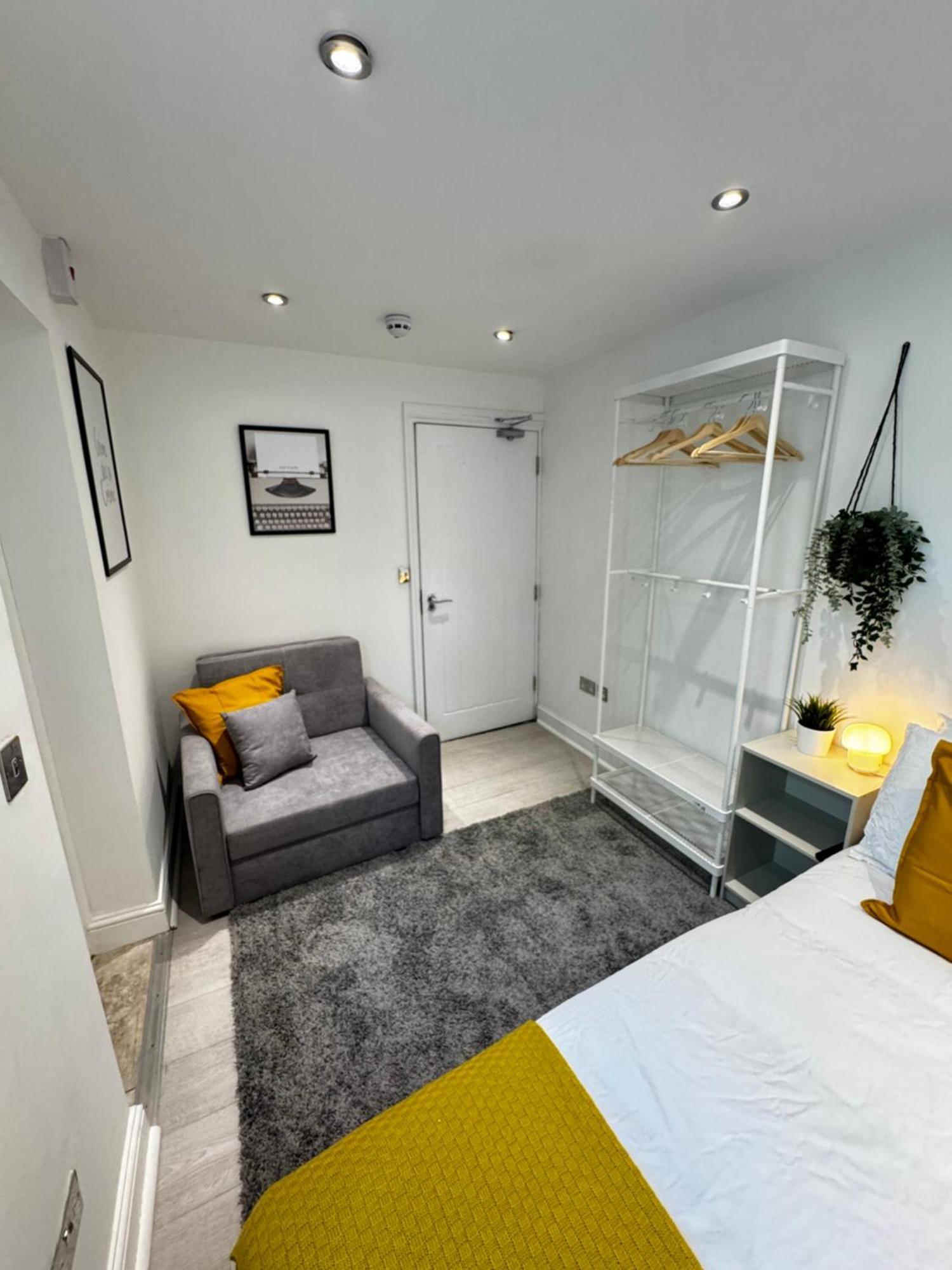 En-Suite Bedroom For Up To 4! Sofa Bed - Near Stratford 런던 외부 사진
