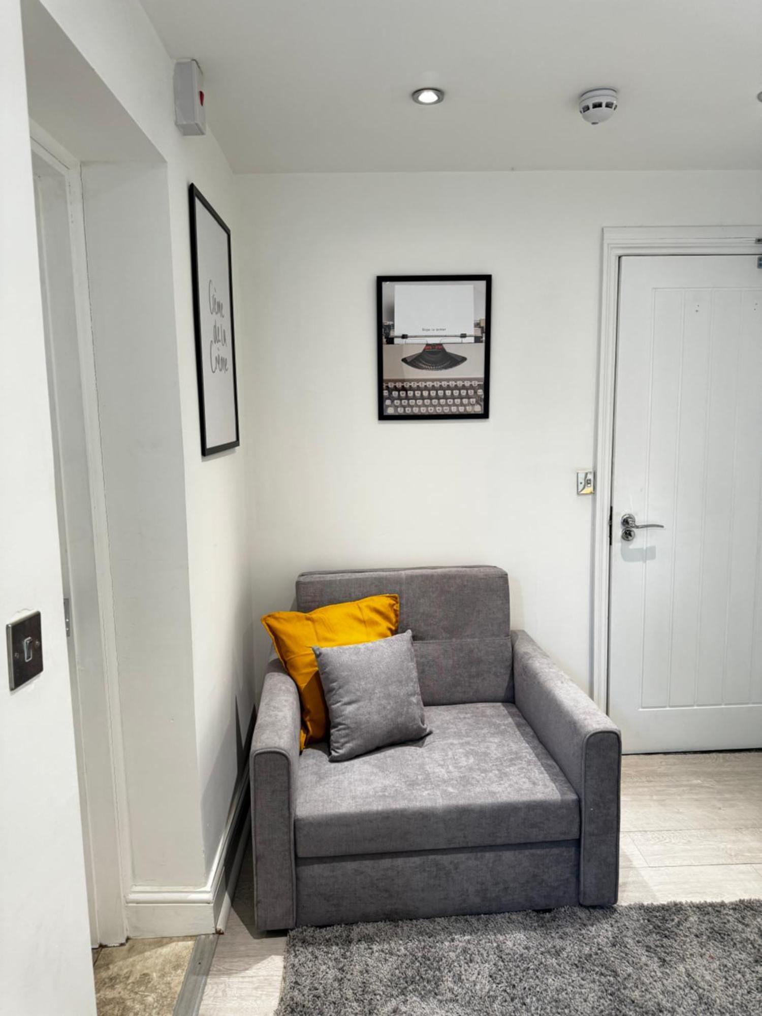 En-Suite Bedroom For Up To 4! Sofa Bed - Near Stratford 런던 외부 사진