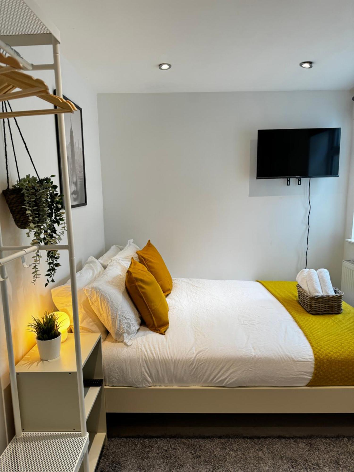 En-Suite Bedroom For Up To 4! Sofa Bed - Near Stratford 런던 외부 사진