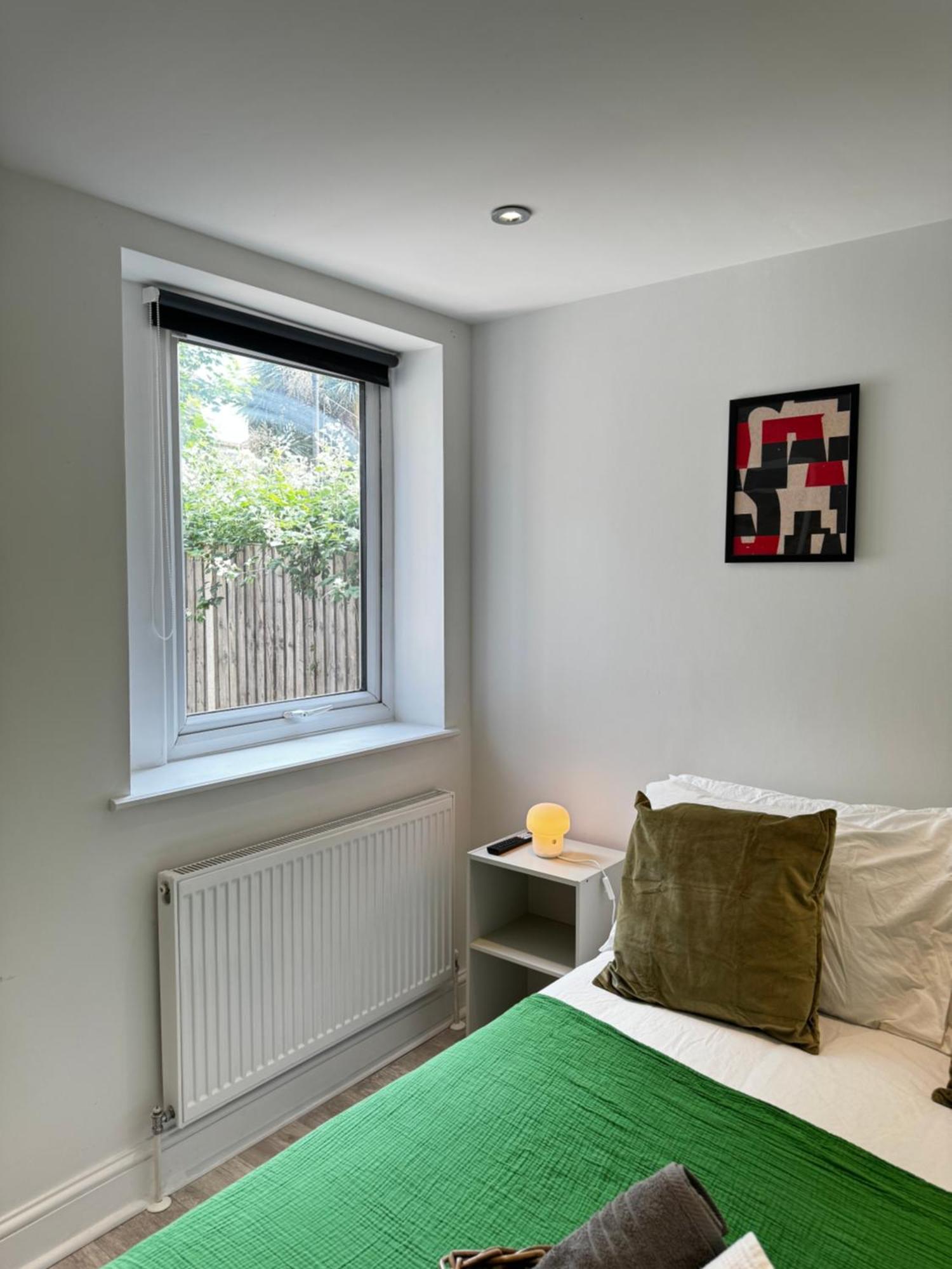 En-Suite Bedroom For Up To 4! Sofa Bed - Near Stratford 런던 외부 사진