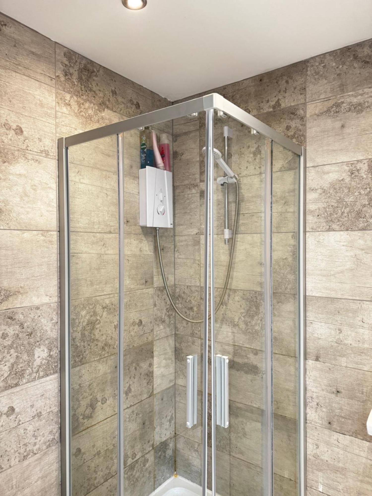 En-Suite Bedroom For Up To 4! Sofa Bed - Near Stratford 런던 외부 사진