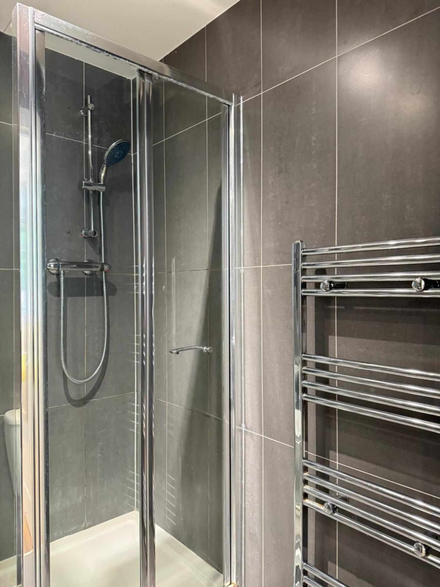 En-Suite Bedroom For Up To 4! Sofa Bed - Near Stratford 런던 외부 사진